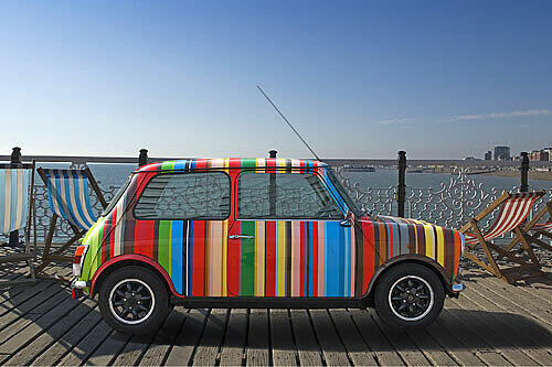 Kunstobjekt: Designer Paul Smith verpasste diesem MINI 1999 einen neuen Anstrich.