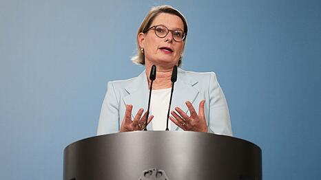Deutschland h&auml;nge im Gewaltschutz hinterher, sagte Hubig im Mai dieses Jahres, noch vor der Verabschiedung einer Reform des Gewaltschutzgesetzes. (Archivfoto)