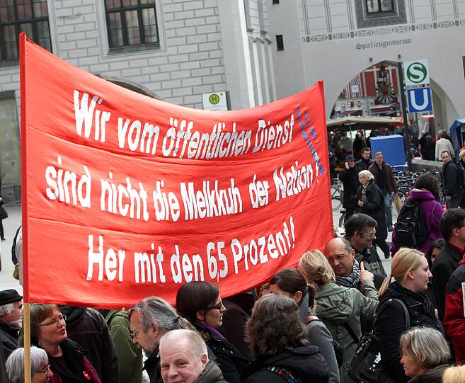 6,5 Prozent mehr Lohn: Die Bilder von der Demo auf dem Marienplatz