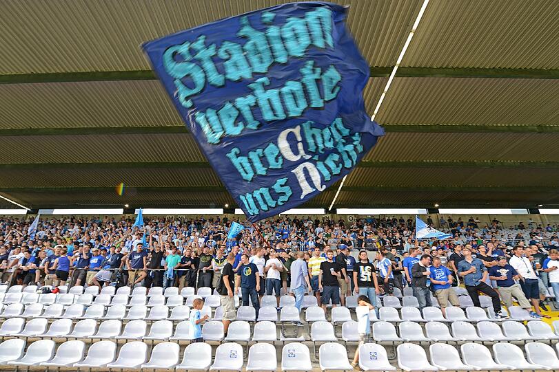 Das erste Spiel im renovierten Grünwalder Stadion. Die Impressionen zum Durchklicken!