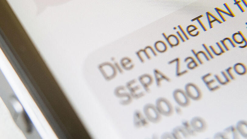 Viele Bankkunden können vom kommenden Jahr an Geldbeträge innerhalb von wenigen Sekunden auf ein anderes Konto überweisen.