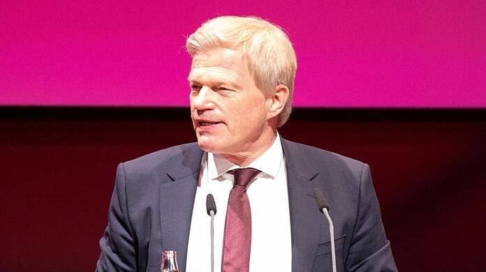 Oliver Kahn, Vorstandsvorsitzender der FC Bayern München AG, spricht bei der Jahreshauptversammlung.