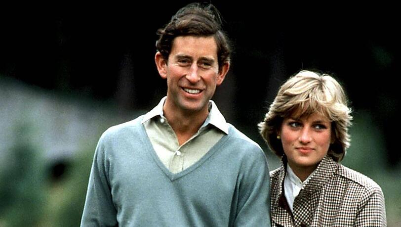 Der damalige Prinz Charles und Prinzessin Diana in glücklichen Zeiten. Im Jahr 1996 ließen sie sich scheiden. Der damalige Prinz Charles und Prinzessin Diana in glücklichen Zeiten. Im Jahr 1996 ließen sie sich scheiden.