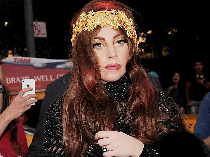 Lady Gaga bleibt trotz Ermittlungen präsent