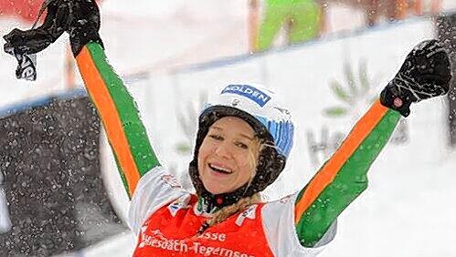 Bereits drei Wochen nach der Geburt ihres Sohnes Lorenz letztes Jahr trainierte Profi-Snowboarderin Amelie Kober schon wieder - mit Erfolg: Sie gehört wieder zu den Top-Ten. Bereits drei Wochen nach der Geburt ihres Sohnes Lorenz letztes Jahr trainierte Profi-Snowboarderin Amelie Kober schon wieder - mit Erfolg: Sie gehört wieder zu den Top-Ten.