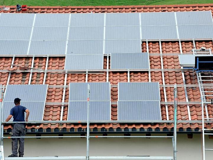 Sauberer Ökostrom wie aus Solaranlagen steht bei den Verbrauchern in Deutschland hoch im Kurs.