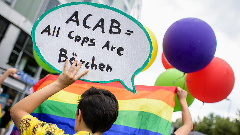 Über 130 Gruppen und mehrere Tausend Menschen nahmen heuer an der CSD-Parade durch die Münchner Innenstadt teil - wir haben die Bilder.
