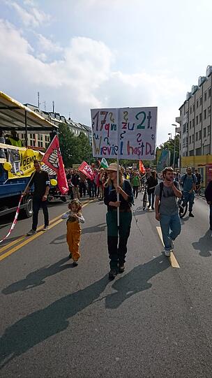 Motto: ausspekuliert! Am Samstag kamen um die 10.000 Menschen zur großen Demo gegen Spekulanten, Mietwahnsinn und für mehr Mieterschutz nach München.