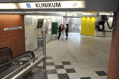 Die Überwachungskamera in der Fürther U-Bahn-Station Klinikum hielt fest, wie brutal René D. sein Opfer malträtierte.