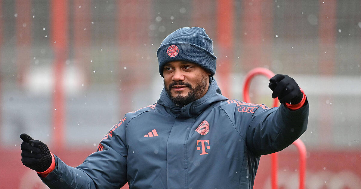 -Es-ist-nicht-die-perfekte-Saison-FC-Bayern-Trainer-Kompany-h-lt-vor-dem-Freiburg-Duell-den-Ball-flach