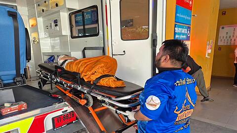 Die Frau wurde ins Krankenhaus gebracht - offenbar litt sie unter einem niedrigen Blutzuckerspiegel.