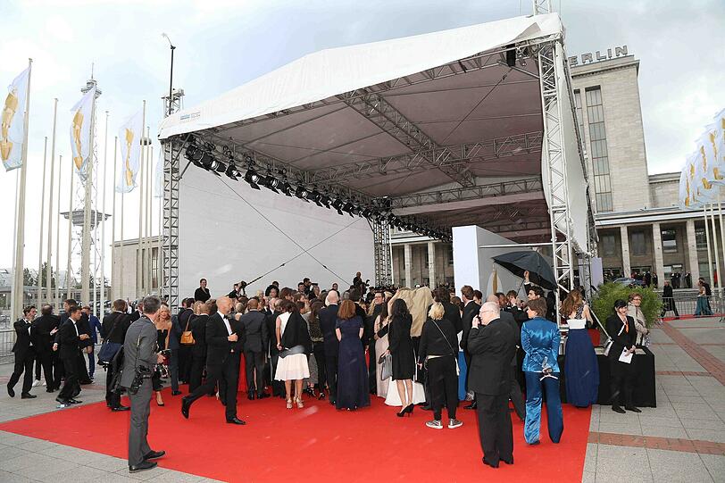 Weitere Bilder vom roten Teppich beim 65. Deutschen Filmpreis in Berlin.