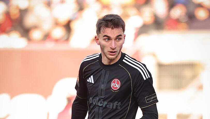 Ob Nürnbergs Mittelfeldspieler Adam Markhiev gegen Magdeburg spielen kann, ist noch unklar. (Archivbild)