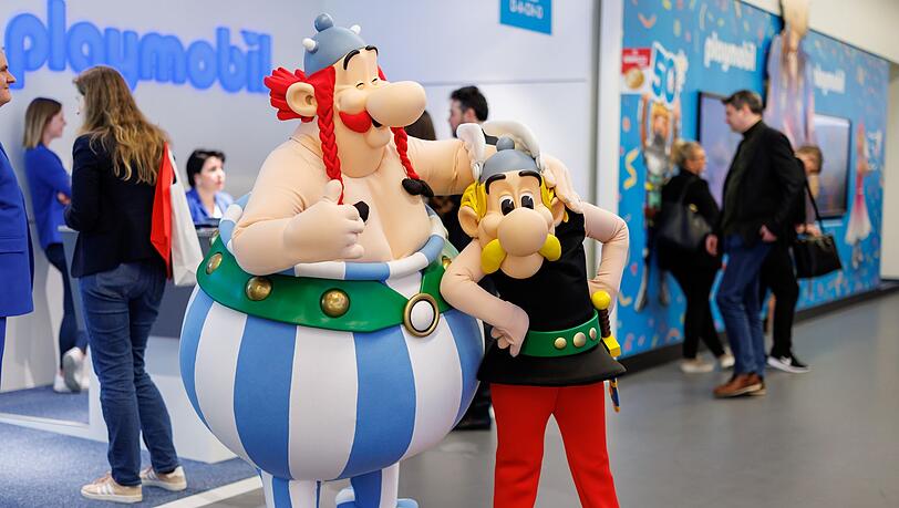 Der gro&szlig;e Gallier Obelix ist neben seinem besten Freund Asterix eine der Hauptfiguren des Kult-Comics, den Ren&eacute; Goscinny und Albert Uderzo 1959 gemeinsam geschaffen hatten. (Archivbild)