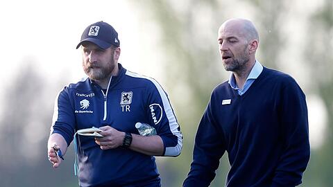 Will nicht von einer Krise sprechen: Günther Gorenzel (r.), Sportchef des TSV 1860.