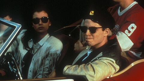 Auch im Ableger von "Ferris macht blau" mit Matthew Broderick (re.) soll der rote Ferrari eine zentrale Rolle spielen.