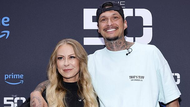 Durch Liebeleien mit Promi-Damen, wie hier mit Jenny Elvers, verursachte Yasin Mohamed viele Schlagzeilen. Durch Liebeleien mit Promi-Damen, wie hier mit Jenny Elvers, verursachte Yasin Mohamed viele Schlagzeilen.