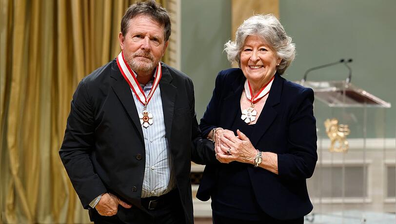 Schauspieler Michael J. Fox wurde am Freitag im Rahmen einer Zeremonie in der Rideau Hall in Ottawa von Generalgouverneurin Louise Arbour zum Companion des Order of Canada ernannt.