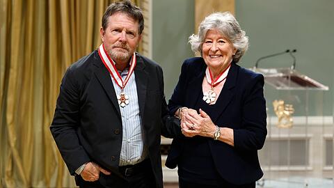 Schauspieler Michael J. Fox wurde am Freitag im Rahmen einer Zeremonie in der Rideau Hall in Ottawa von Generalgouverneurin Louise Arbour zum Companion des Order of Canada ernannt.