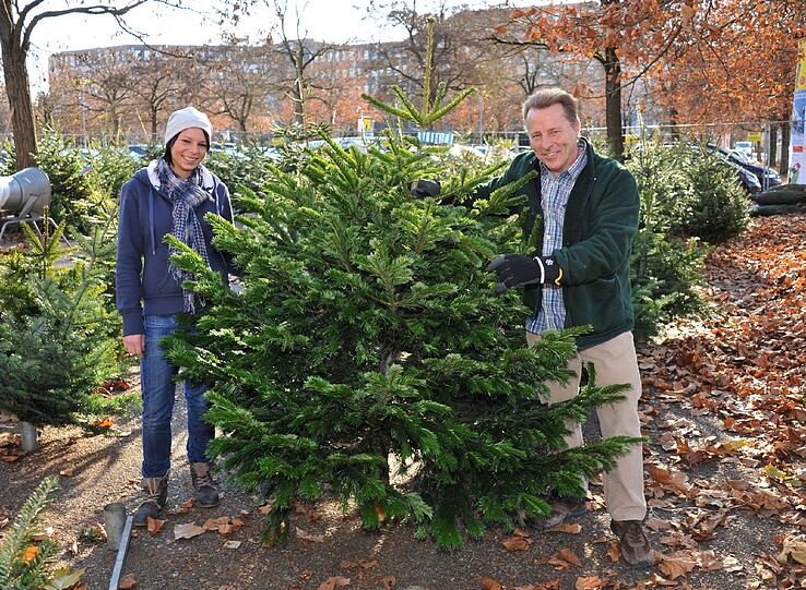 AZ-Christbaumaktion: Anita und Rupert Bauer.