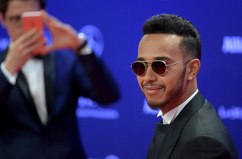 Gute Miene zu bösem Spiel: Lewis Hamilton bei den Laureus Awards.