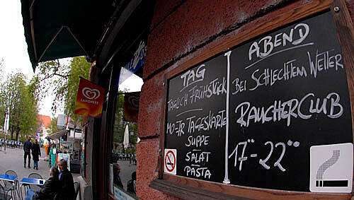 Raucherclubs, wie hier in Schwabing, soll es ab dem 1. August in Bayern nicht mehr geben. Raucherclubs, wie hier in Schwabing, soll es ab dem 1. August in Bayern nicht mehr geben.