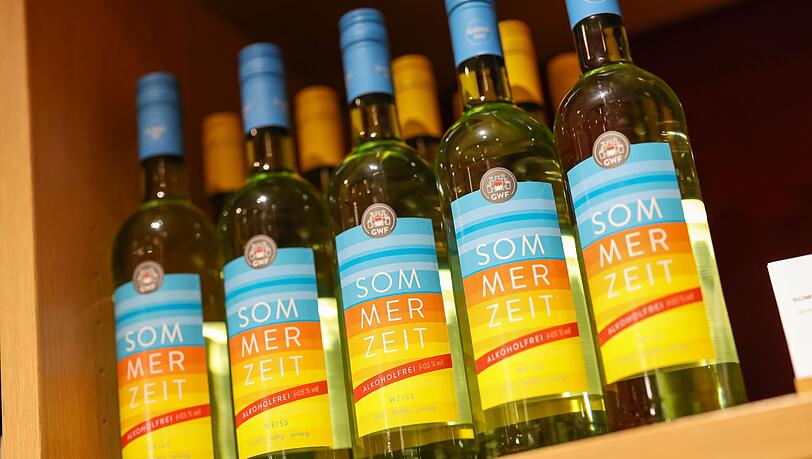 Immer mehr Winzer bieten alkoholfreien Wein an. (Archivbild)