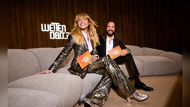 Bill und Tom Kaulitz übernehmen am 5. Dezember die Moderation von "Wetten, dass..?". Vorerst ist nur eine einmalige Ausgabe mit den Tokio-Hotel-Zwillingen geplant. Bill und Tom Kaulitz übernehmen am 5. Dezember die Moderation von "Wetten, dass..?". Vorerst ist nur eine einmalige Ausgabe mit den Tokio-Hotel-Zwillingen geplant.