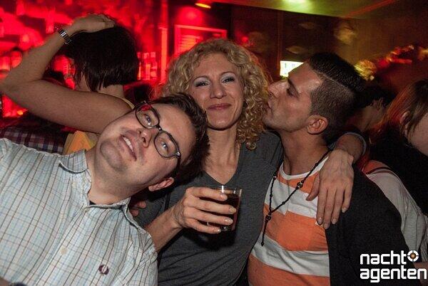 Im Harry Klein knutschten die Clubber um die Wette, denn "It Was A Transition". Mehr Bilder unter: www.nachtagenten.de