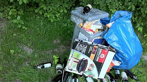 Die Isarufer sind gut besucht - und vermüllen zunehmend.