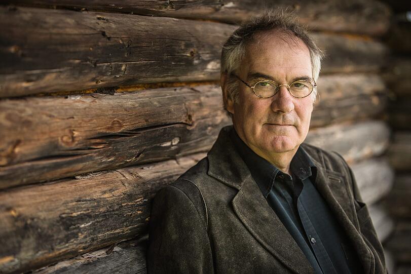 Autor Jörg Maurer hat Kult-Ermittler Hubertus Jennerwein geschaffen.