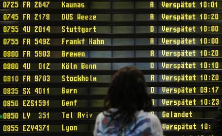 Wenn der Flug verspätet ist, zieren sich Airlines oft bei Entschädigungen. Bei über drei Stunden können die Passagiere Ansprüche geltend machen.