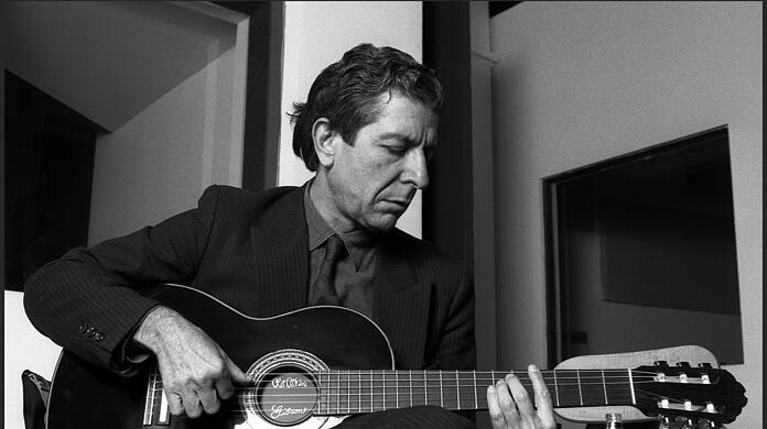 Der große kanadische Sänger, Songwriter und Leonard Cohen.