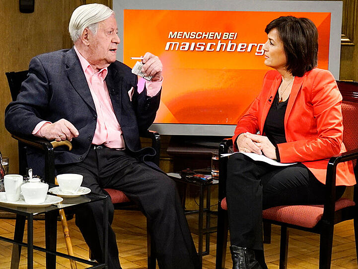 Hanseatisch am Klönen: Helmut Schmidt und Sandra Maischberger am Dienstagabend