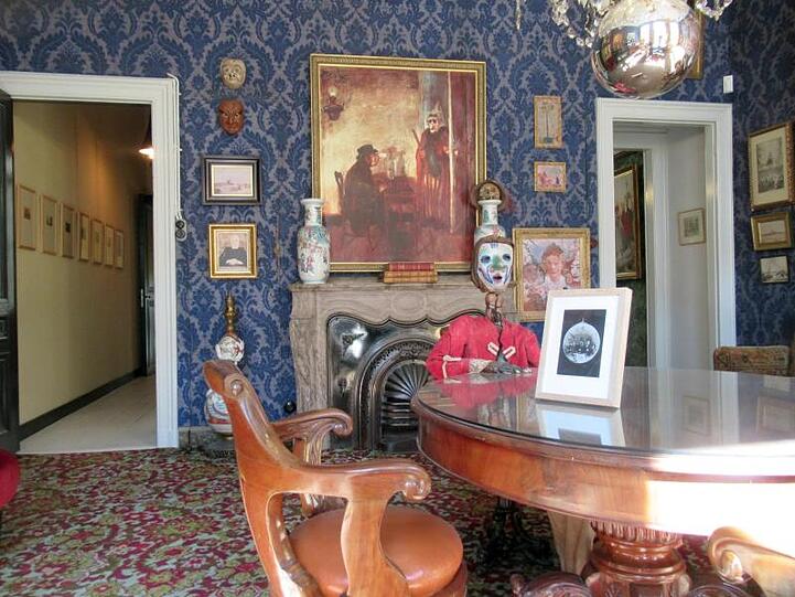 Der blaue Salon im James-Ensor-Haus.