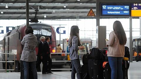 Am Münchner Hauptbahnhof ist am Dienstagmorgen weniger los als sonst.