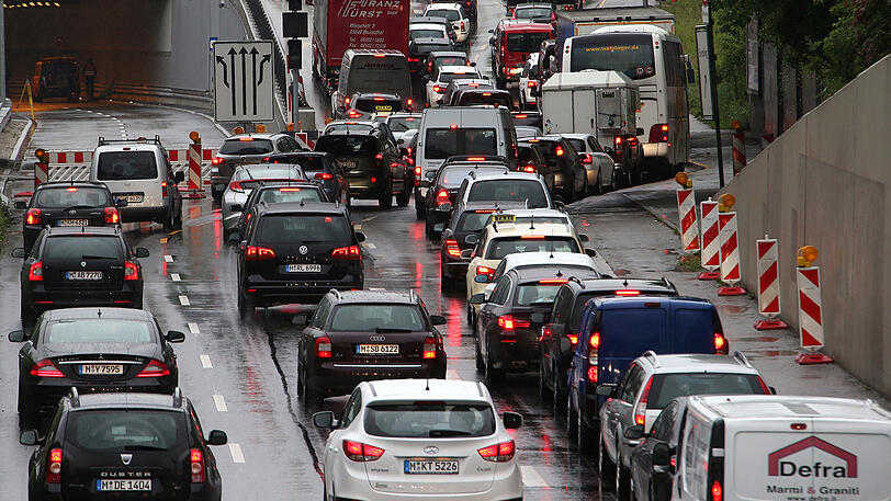 Immer mehr Autos verstopfen das Münchner Stadtgebiet.