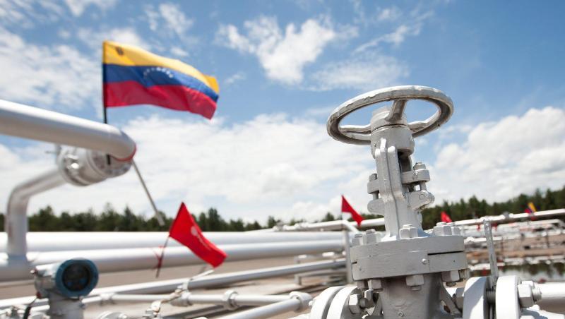Der Ölsektor ist das Rückgrat der Volkswirtschaft in Venezuela. Der Ölsektor ist das Rückgrat der Volkswirtschaft in Venezuela.