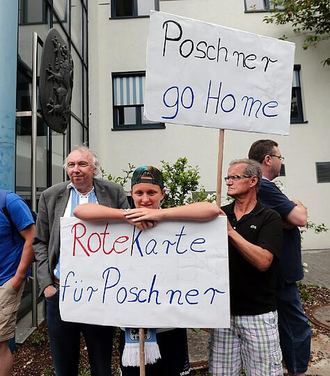 Die Bilder vom Protestmarsch gegen Gerhard Poschner.