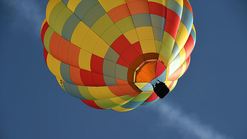 Der Heißluftballon musste im Schliersee notwassern. (Symbolbild)