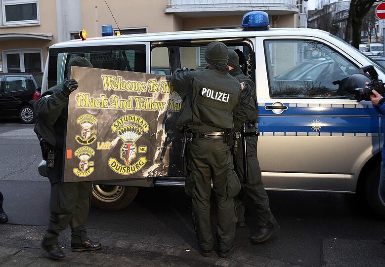 Durchsuchung bei Satudarah MC: Die Razzia fand auch in Bayern statt. Die Bilder...