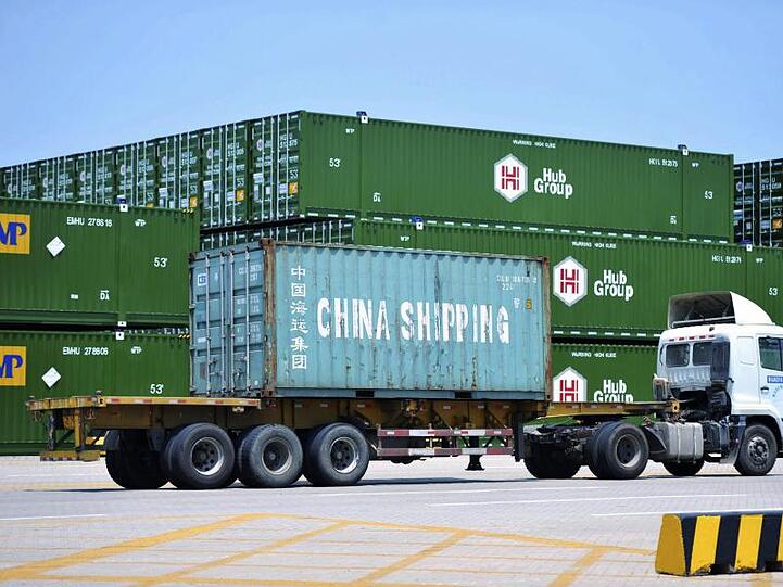 Der gesamte Handel Chinas mit der Welt fiel in beiden Monaten um 3,9 Prozent im Vergleich zum Vorjahreszeitraum.