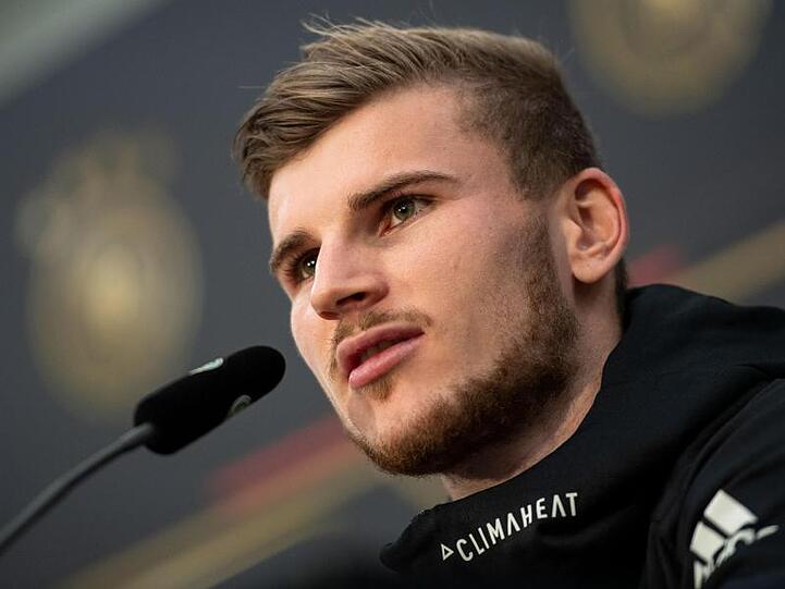 Timo Werner bei der Pressekonferenz in Düsseldorf.