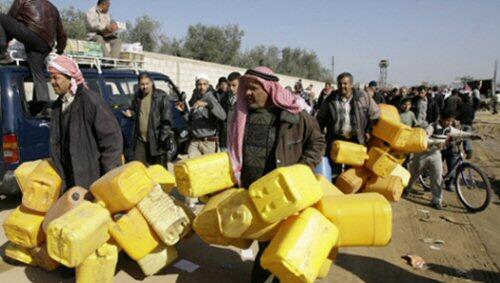 Palästinenser wollen sich in Ägypten mit dem Nötigsten versorgen Palästinenser wollen sich in Ägypten mit dem Nötigsten versorgen