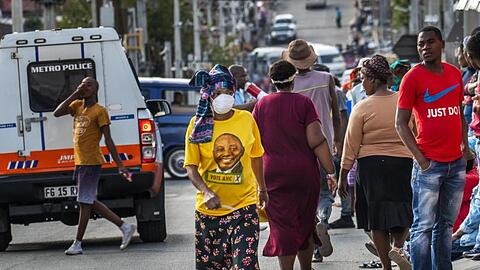 In Südafrika kämpfen Millionen Menschen ums Überleben, die Armut ist in wenigen Wochen dramatisch angewachsen.