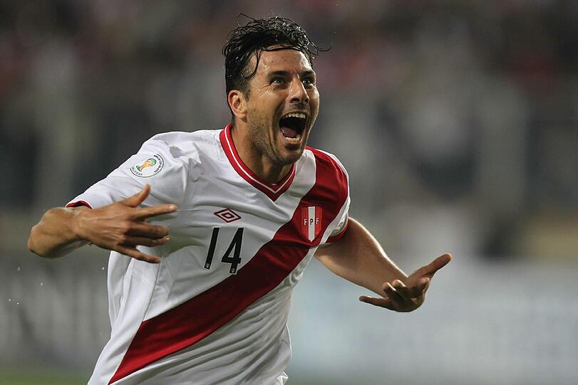 Die Copa América (11. Juni bis 4. Juli) steht in diesem Sommer auf dem Terminplan von Claudio Pizarro. Mit Peru bestreitet der Bayern-Stürmer am 3. Juni ein letztes Testspiel gegen Mexiko (in Lima), ehe es nach Chile zur Südamerika-Meisterschaft geht. Die Gruppengegner dort heißen Brasilien, Kolumbien und Venezuela. Die Ersten, Zweiten und die zwei besten Dritten der drei Vorrundengruppen erreichen das Viertelfinale.