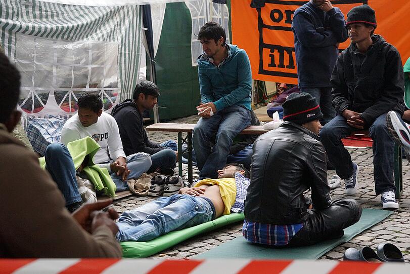 Das Camp der Hungerstreikenden auf dem Rindermarkt am  28.06.2013.