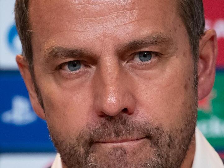 Blockt alle Fragen zu seiner Zukunft ab: Münchens Interimstrainer Hansi Flick.