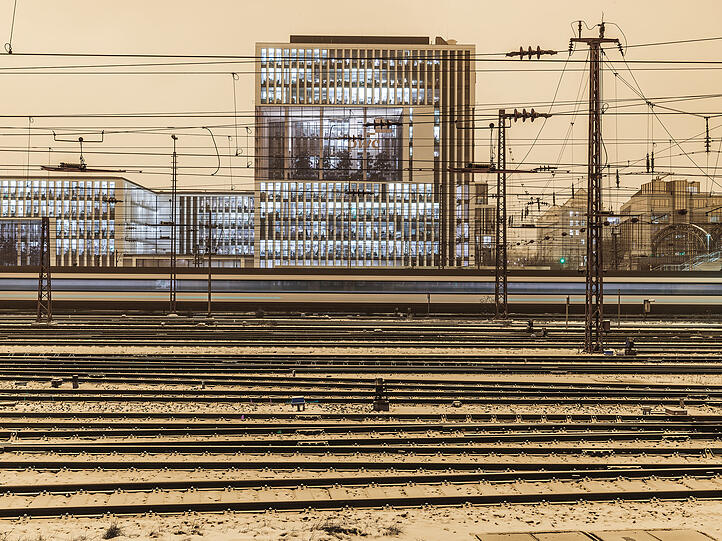 Moderne Architektur gibt es auch in München, hier an der Hackerbrücke.