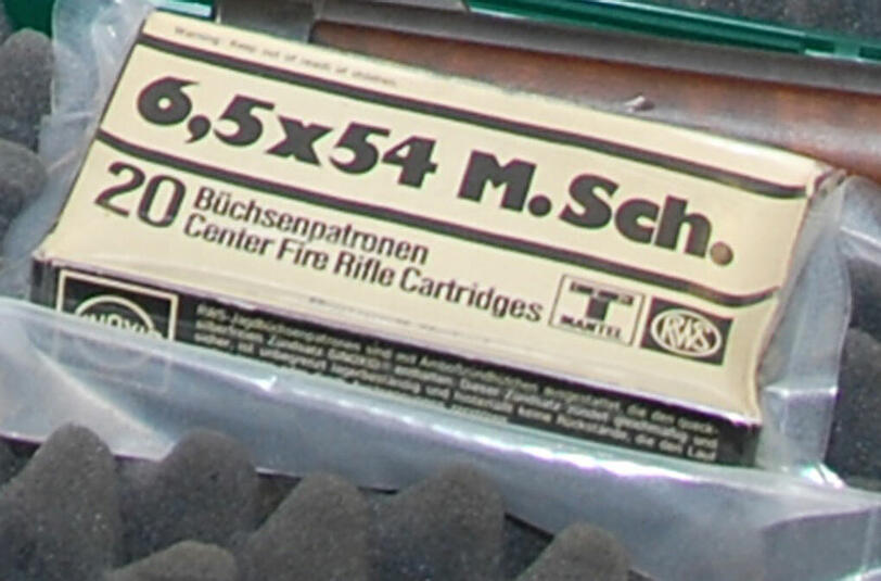Angst vor einem neuen Weltkrieg: Ein 59-Jähriger hat Maschinenpistolen, Gewehre und Sprengstoff in einem selbstgebauten Bunker gehortet.